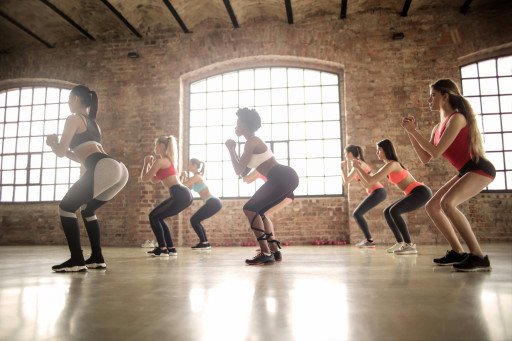 The Ultimate Guide to Mastering the Curtsy Squat for Improved Fitness and Strength